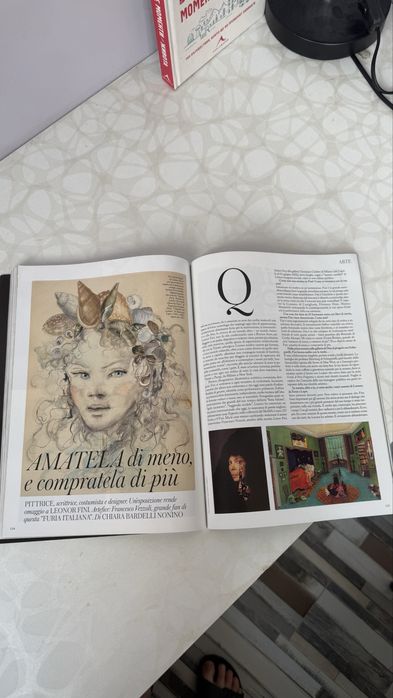 Списание vogue italia april 2022