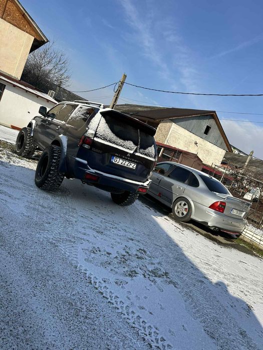 Mitsubishi pajero sport 2.5