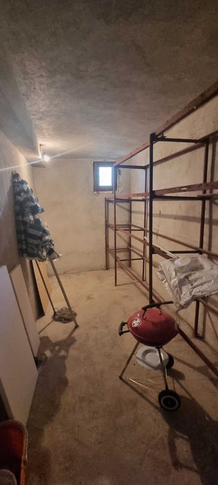 2-Дава се под наем двуетажна вила на главен път Русе - Варна!