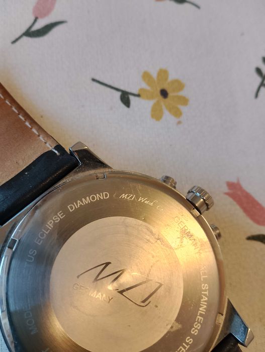 Продавам мъжки часовник MZI Germany