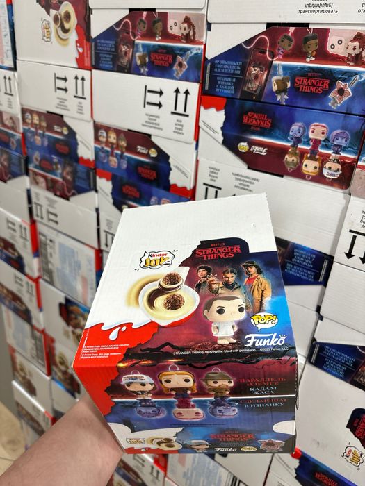 Киндер джой очень странные дела