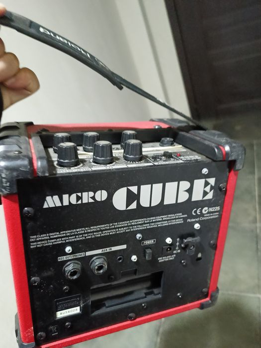 портативный гитарный усилитель— Roland Micro Cube