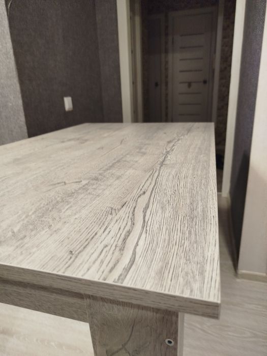 Продается кухонный стол