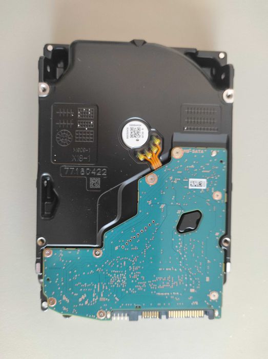 Твърд диск - Toshiba MG09ACA18TE / 18 TB / SATA