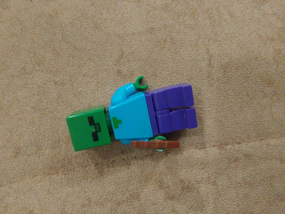 Продам оригинальные фигурки minecraft lego