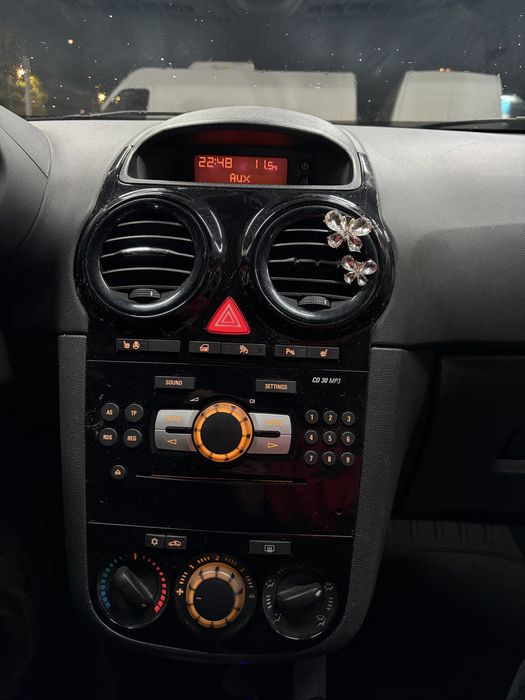 Vând opel corsa D