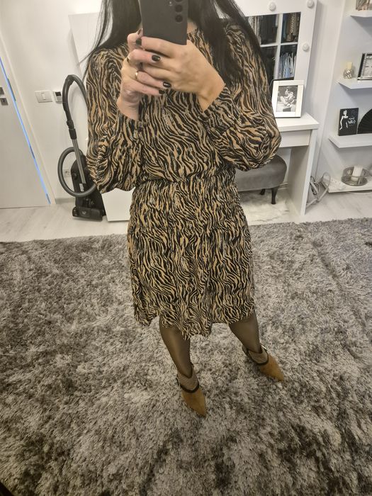 Rochie de zi sau evenimente, mărimea xs, merge și.la S-M