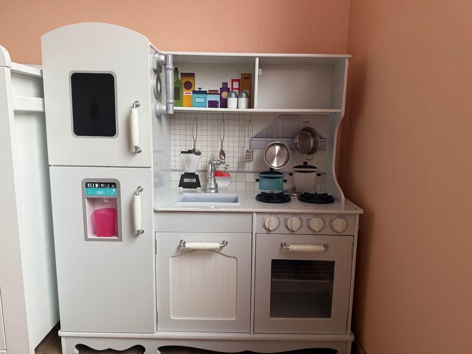 Детска дървена кухня