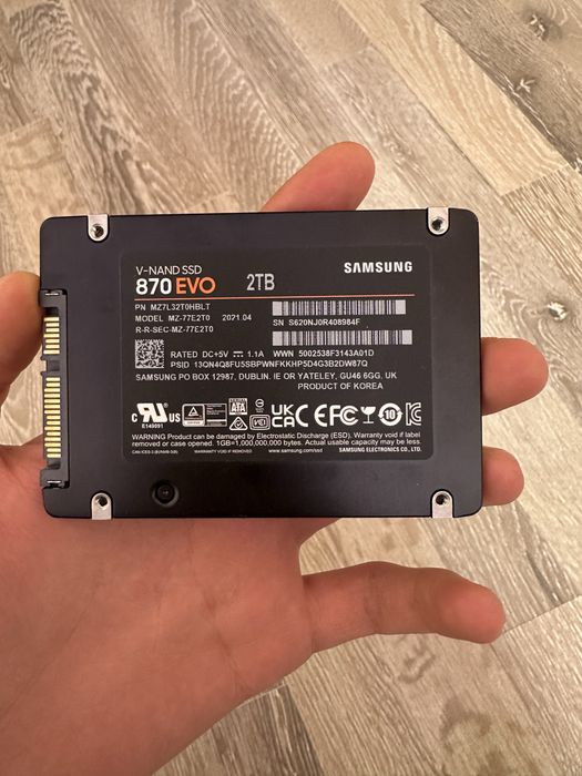 SSD SATA SAMSUNG 2 TR полный рабочий