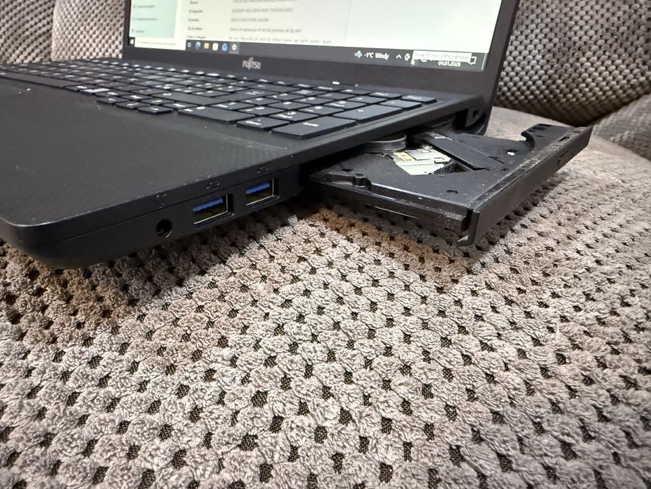 Fujitsu Lifebook a3510 i5 1035 8gb 256gb nvme