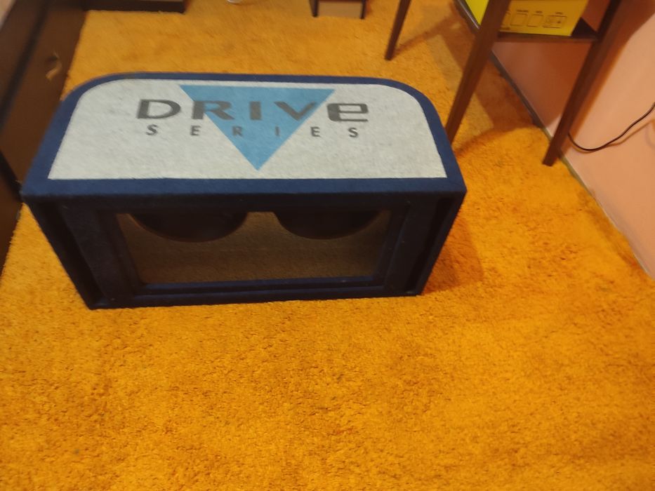 Vând incintă pentru boxe carcasa