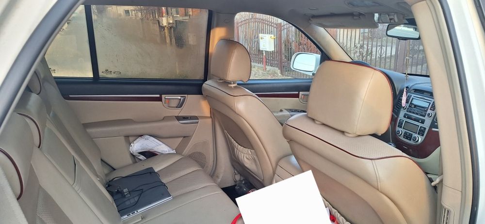 Vând Hyundai Santa Fe 4x4 2700 de euro oferta de Craciun