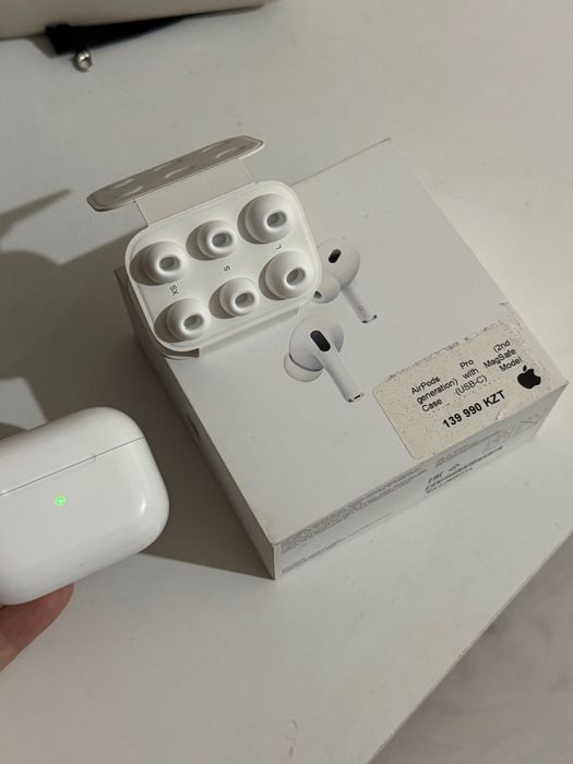Apple AirPods Pro 2 (USB-C, MagSafe Case)