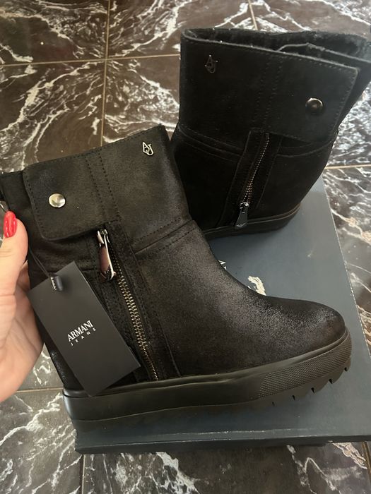 Оригинални боти на платформа Armani