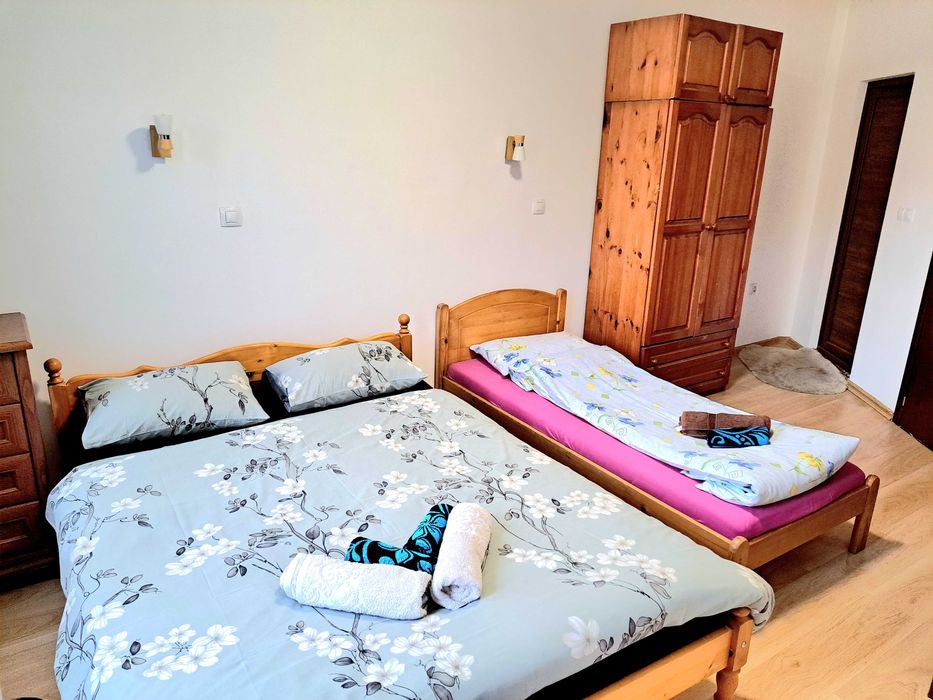 вила"Добре дошли" -4 спални под наем-за рожден ден,юбилей,почивка и др