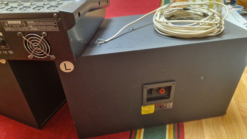 Микшерный пульт с усилителем и колонки