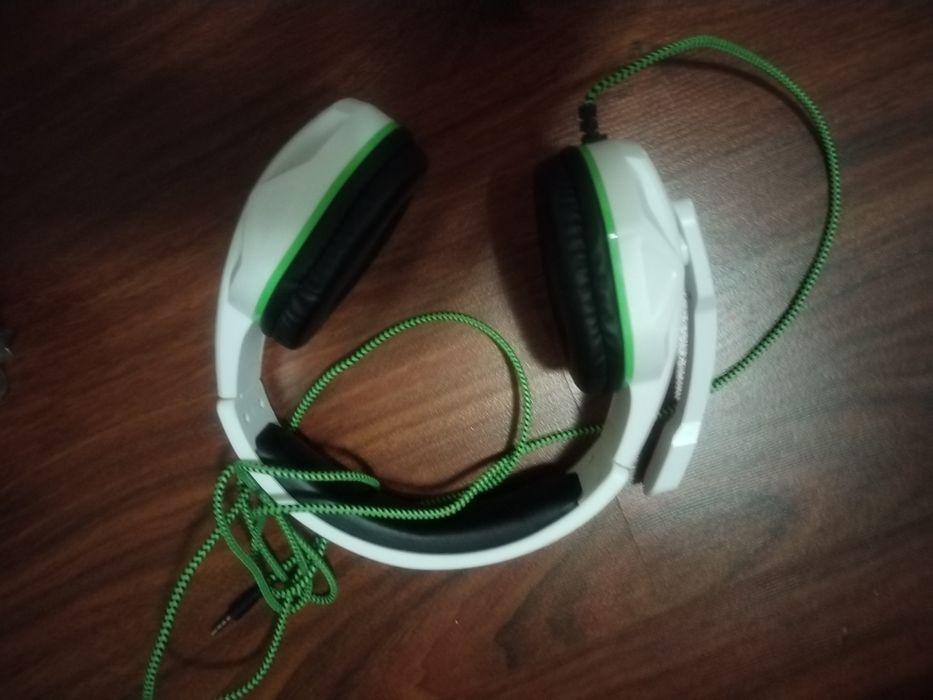 Продам наушники новые