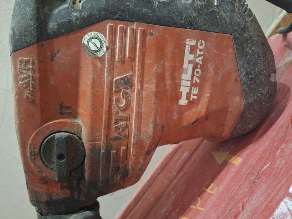 Къртач Хилти AVR