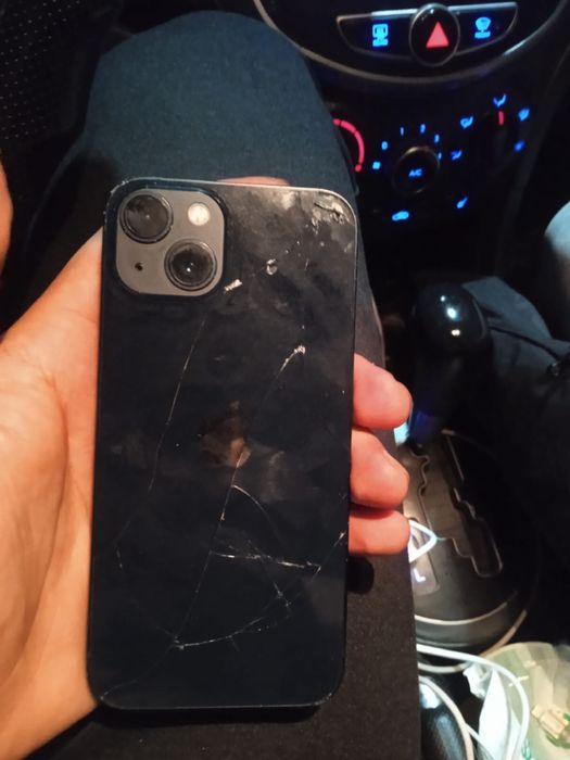 Продам айфон 13 128гб