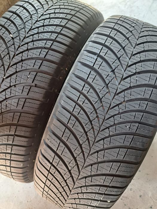 2 anvelope Allseasons 215 60 r17 Goodyear