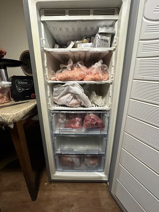 Морозильник стоячий