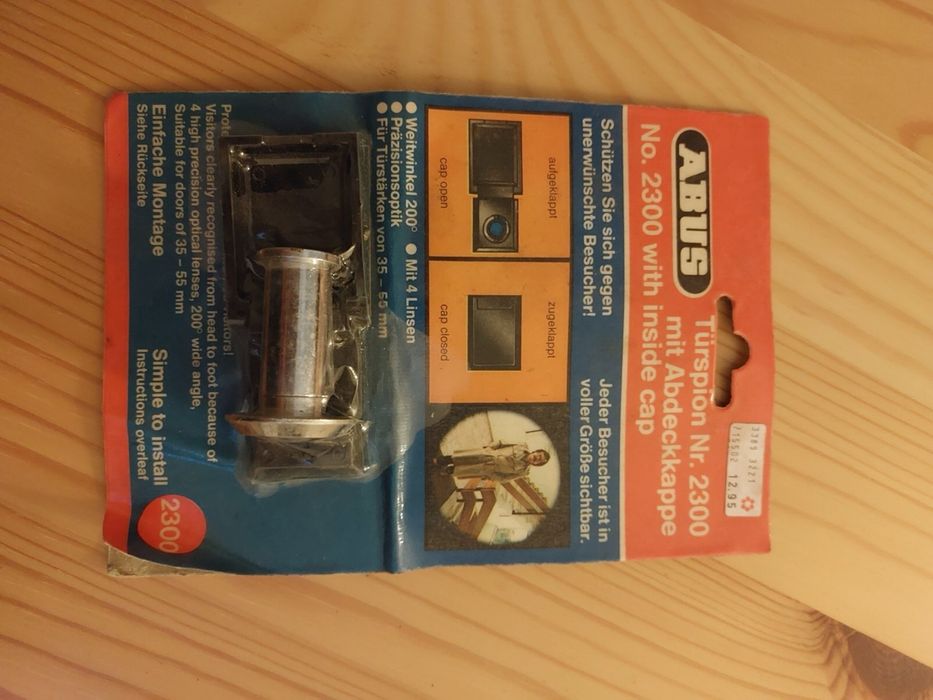 Шпионка за врата нова