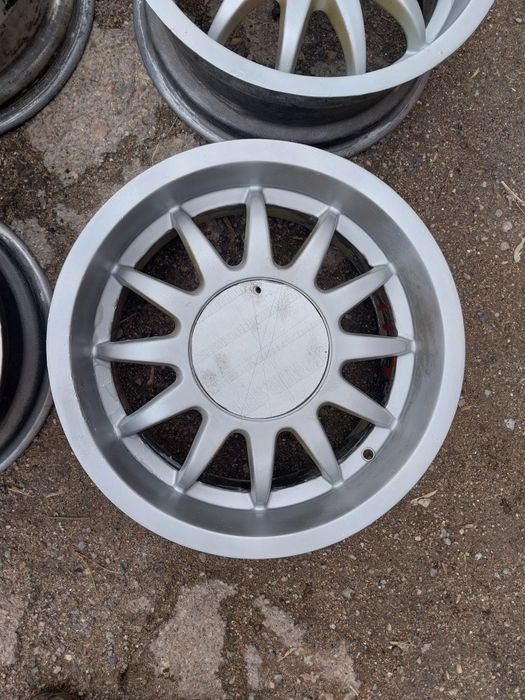 Диски R15 на Гольф 3. Два внутри вареные.