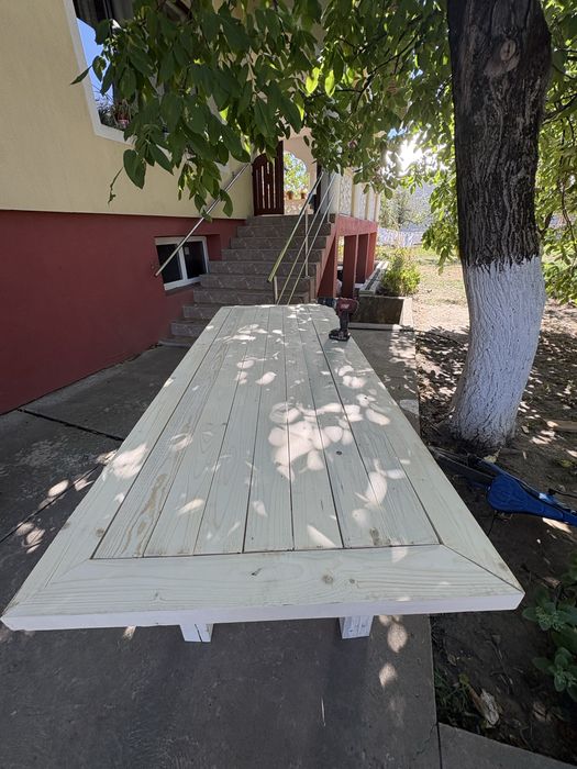 Masa si 2 banci designe unicat de 2,10 m lungime