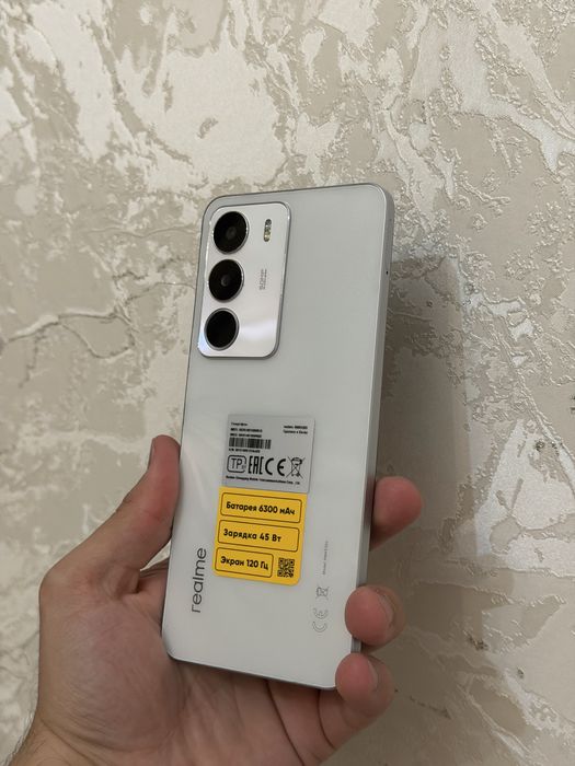 Продам смартфон Realmi C71