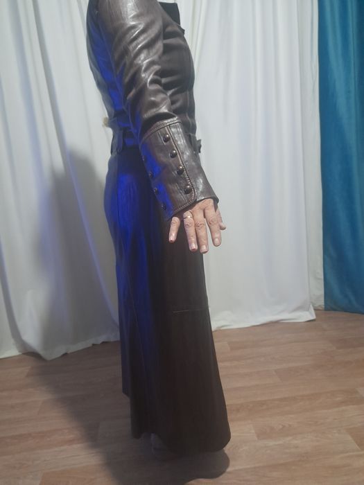 Продаю плащ  из натуральной кожи