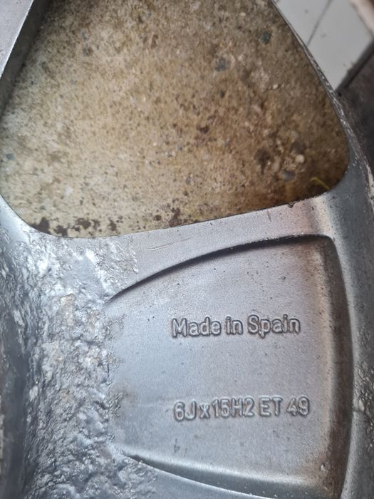 Vand jenti aliaj cu anvelope de vara opel