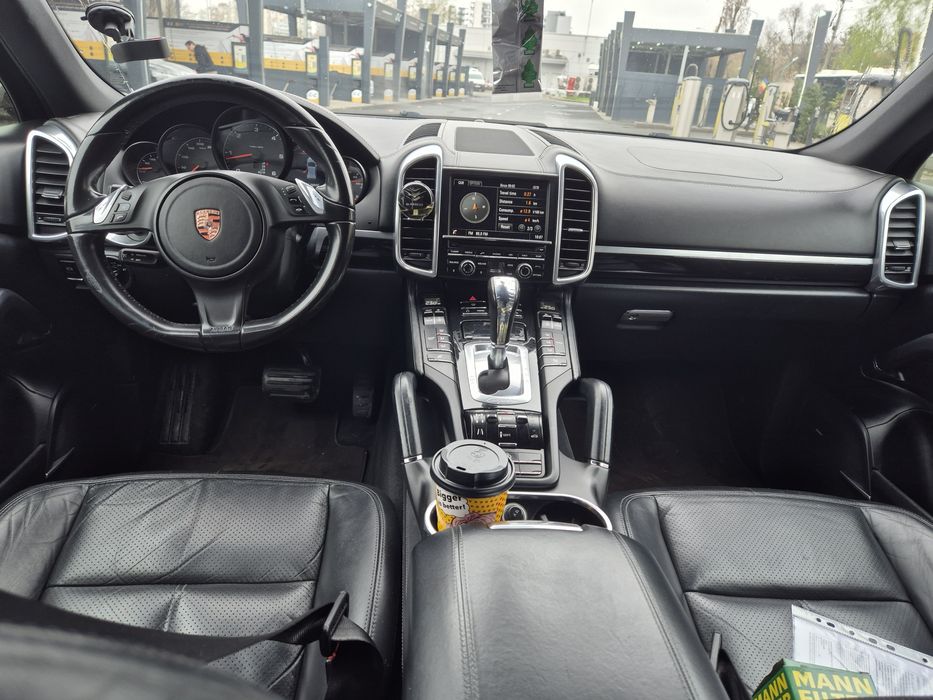 Vând Porche Cayenne 3.0 D