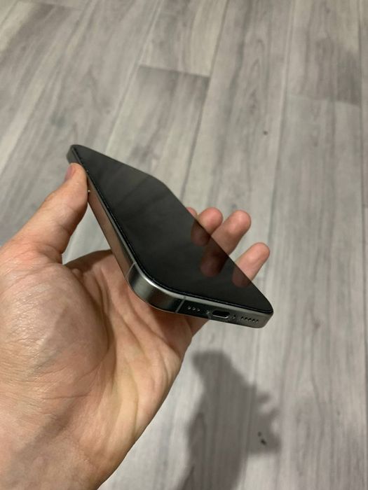 Продается айфон 16про