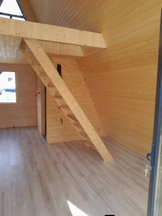 Vindem cabane tip A-frame
