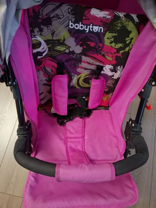 Детская прогулочная коляска