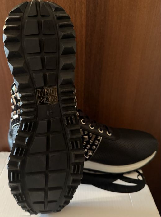 Продам кроссовки за 5.500тг.