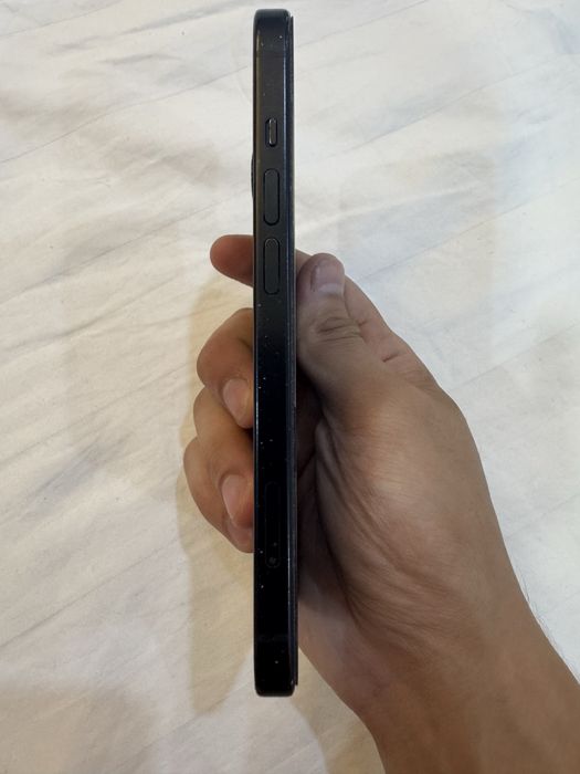 Продам iPhone 15 128g