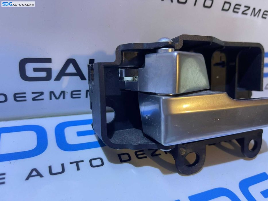 Maner Clapeta Interioara Actionare Deschidere Usa Portiera Stanga Fata Ford C-Max 2004 - 2010 Cod 3M51-R22601-AA 8M51-R22601-AA
