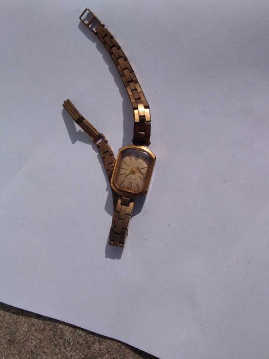 Позлатен часовник Luch