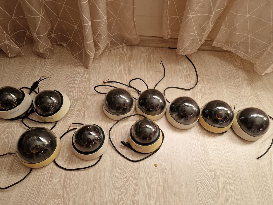 Продавам лот 10 камери за видео наблюдение вътрешни.