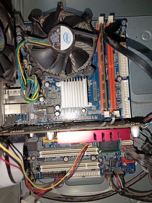 Продам пк системник на запчасти