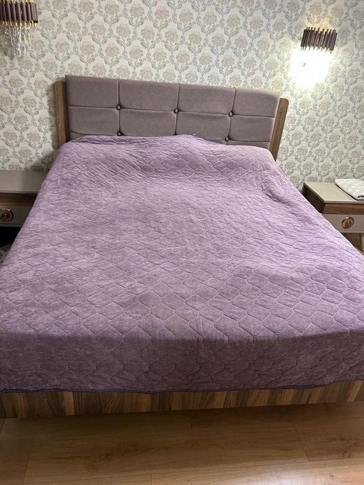 Продам кровать с матрасом 35000