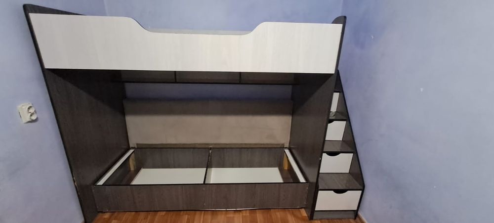 Продам кровать. С ящиками.