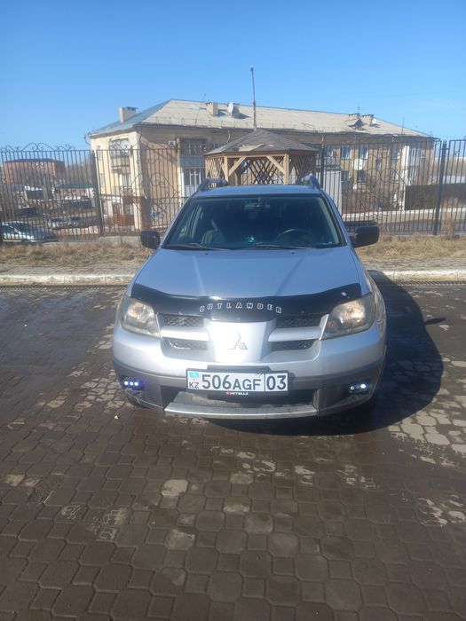 Митсубиси аутлендер