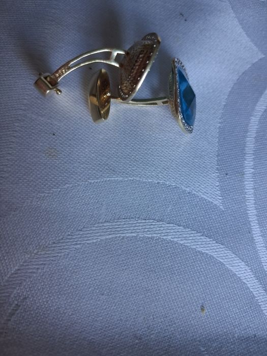 Butoni aur 14 k 11,5 qr.