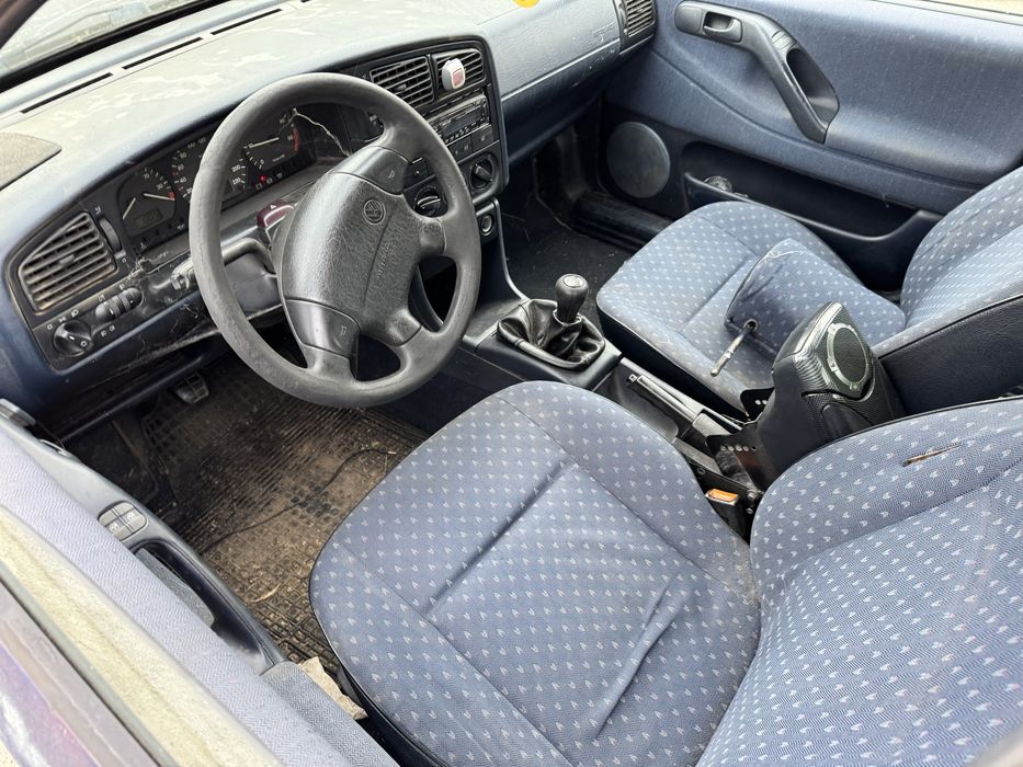 Dezembrez VW Passat b4 intermediar