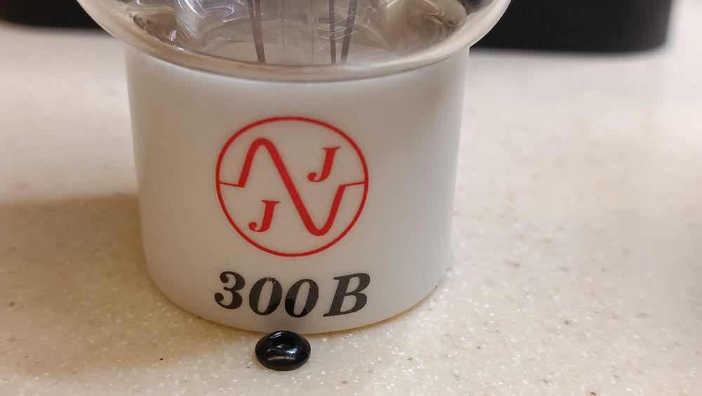 Само с поръчка! Лампов усилвател Queen Alpha 300B