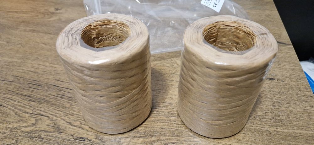 OCAZIE!!40 role panglica de hartie naturala din rafie.