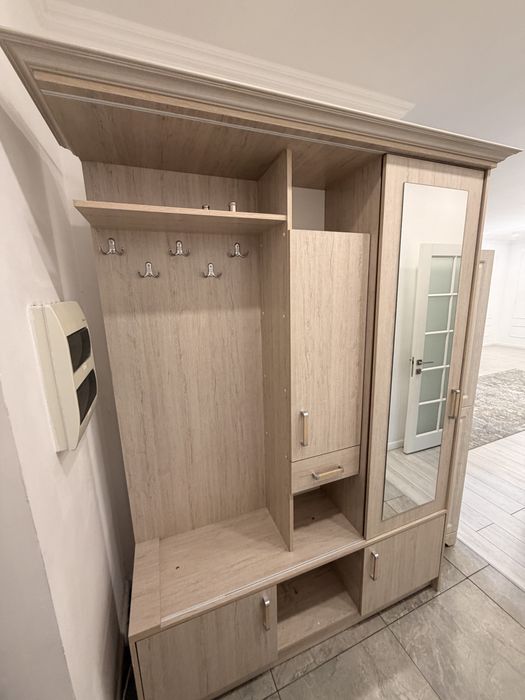 Продам шкаф в прихожую