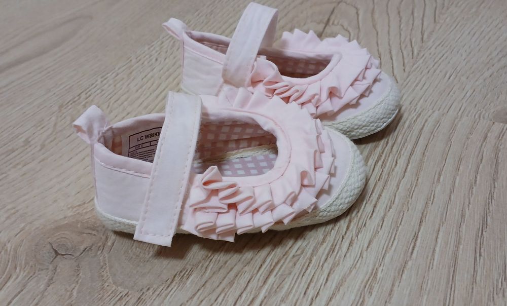 3 чифта Бебешки обувчици 17 и 18 размер. нови